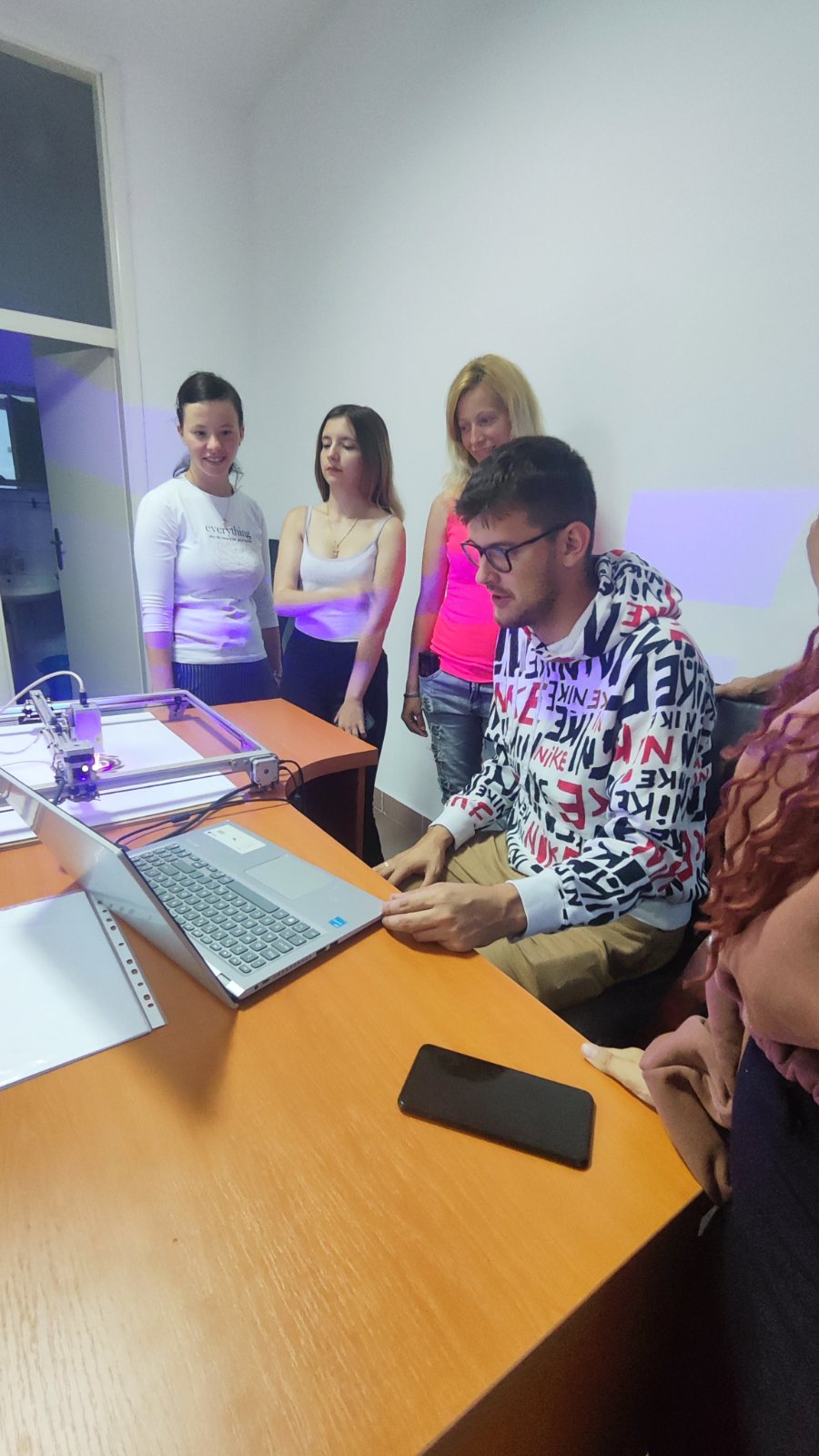 SkillUp radionice u punom jeku – Mladi uče lasersku obradu drveta!