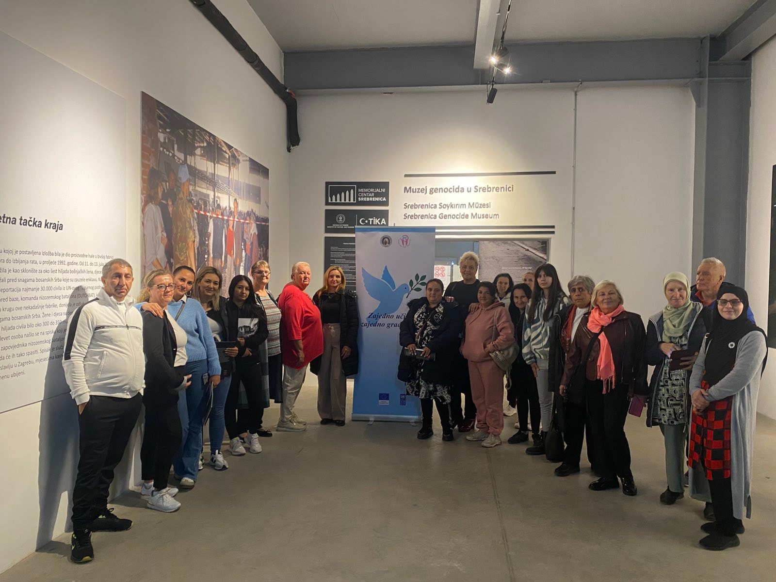 Danas smo, zajedno sa članicama Udruženja “Madara” iz Doboja i Udruženja žena “Jadar” Konjević Polje, posjetili Memorijalni centar Potočari