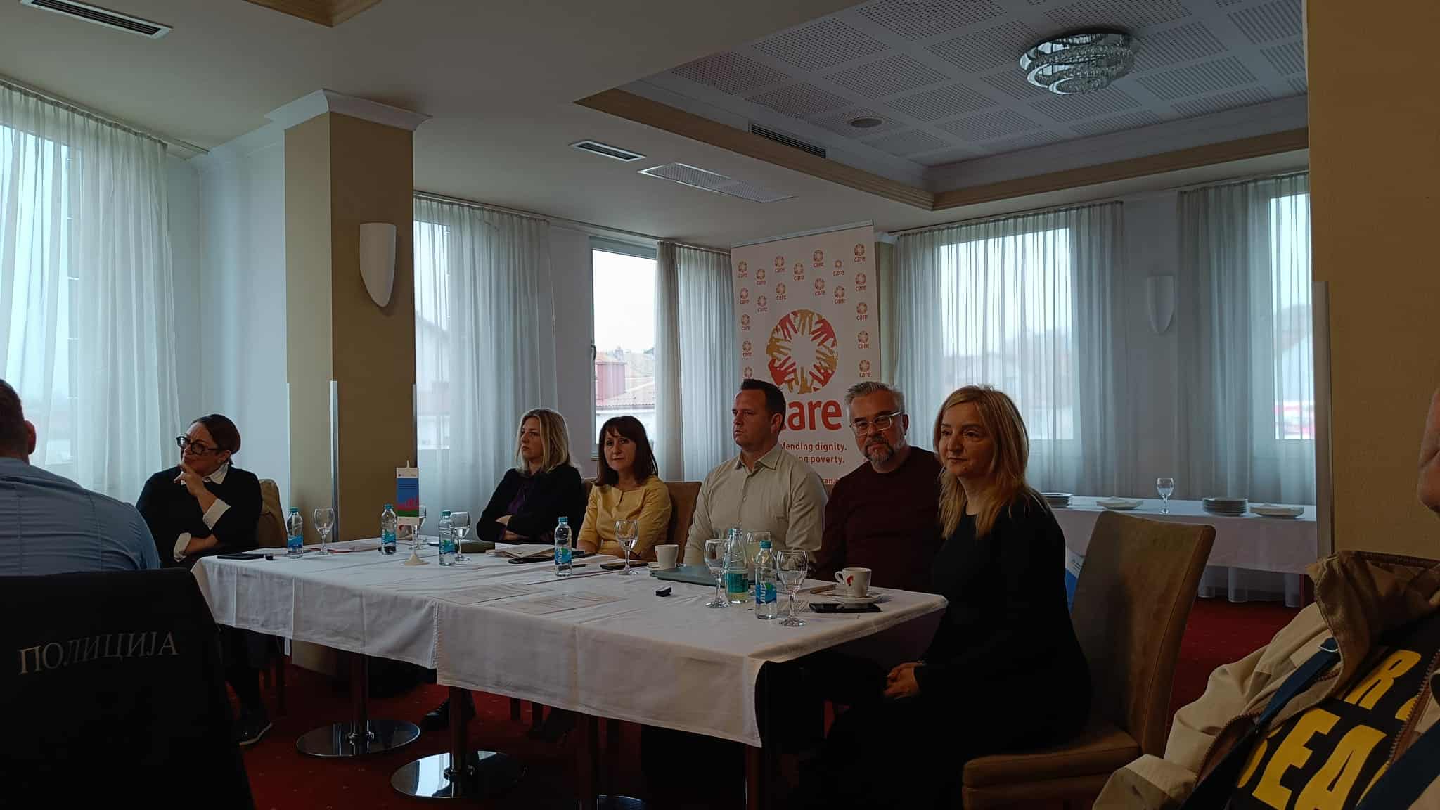 U Prnjavoru održan okrugli sto „Procjena potreba romskih zajednica i kako ih ostvariti uz podršku lokalne zajednice“