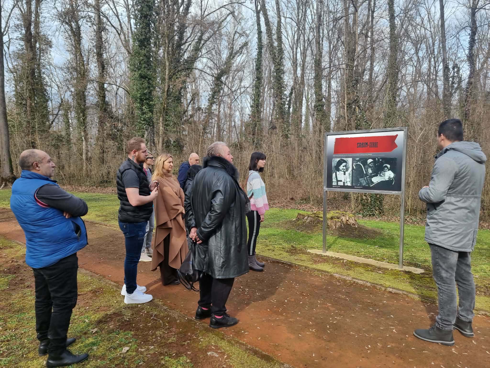 Edukativna posjeta Spomen-području Donja Gradina – učenje o genocidu nad Romima